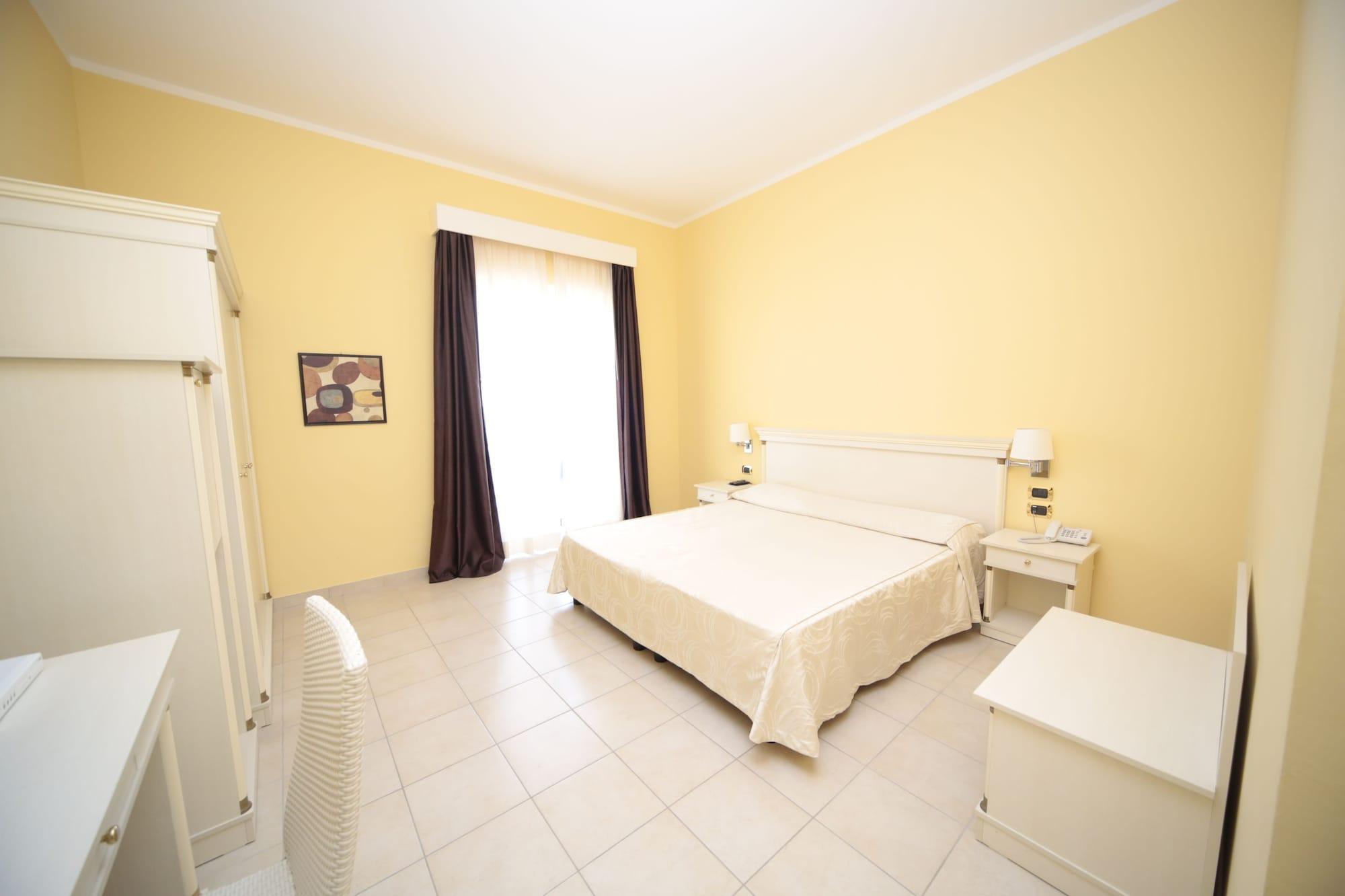 Club Hotel Kennedy روشيلا لونيكا المظهر الخارجي الصورة