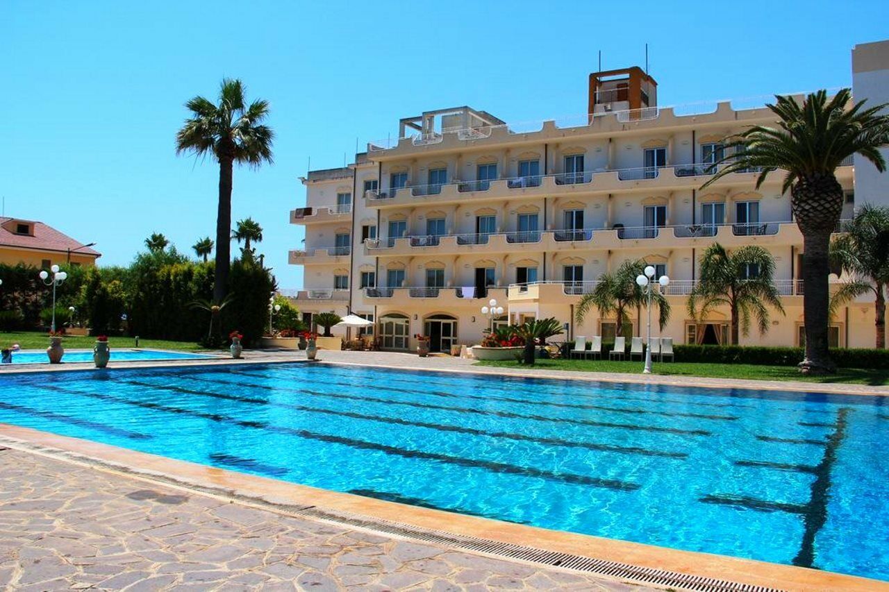 Club Hotel Kennedy روشيلا لونيكا المظهر الخارجي الصورة