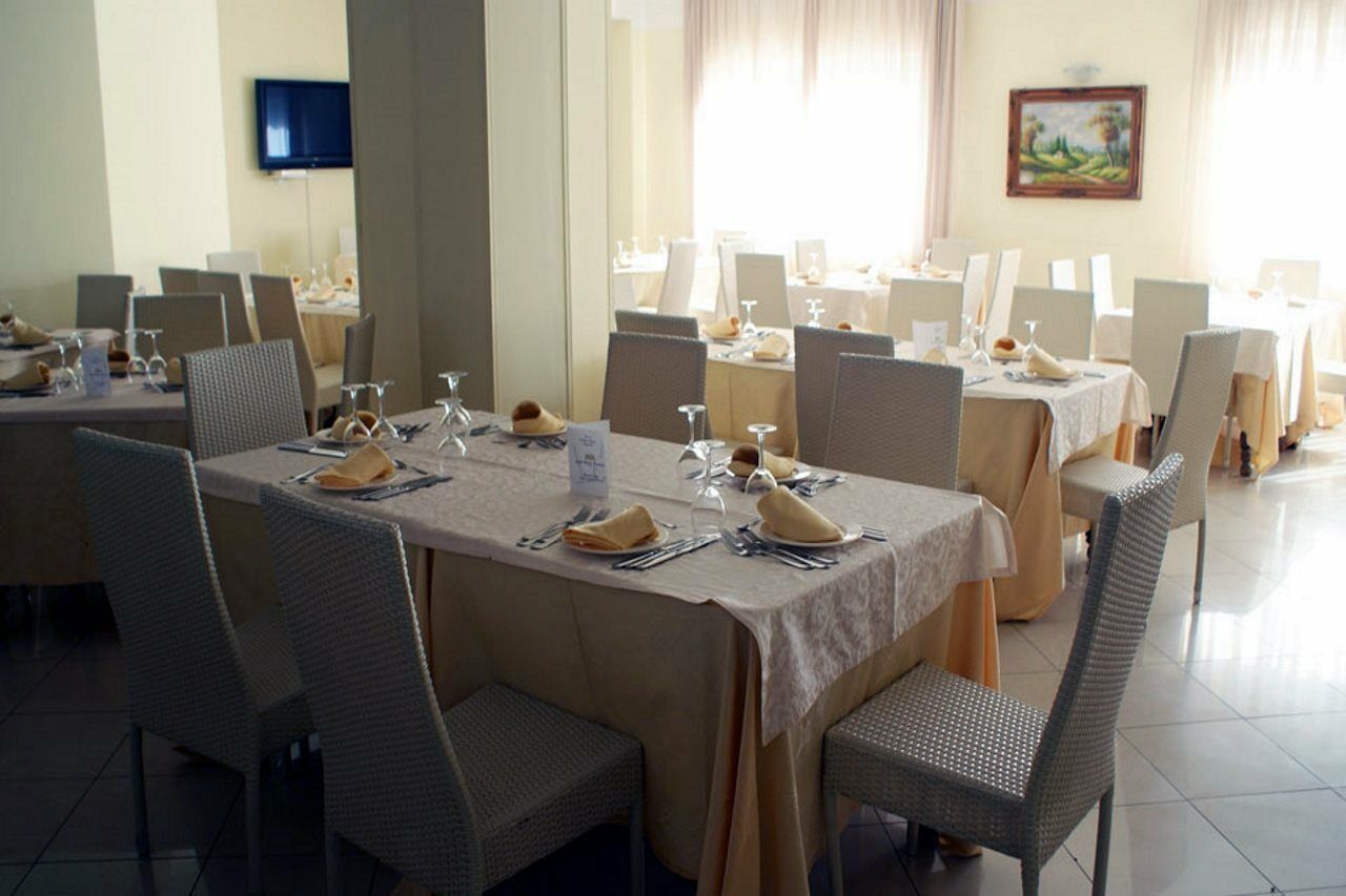 Club Hotel Kennedy روشيلا لونيكا المظهر الخارجي الصورة