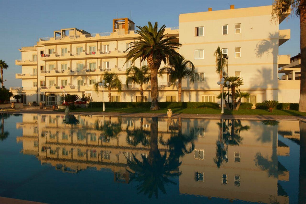 Club Hotel Kennedy روشيلا لونيكا المظهر الخارجي الصورة