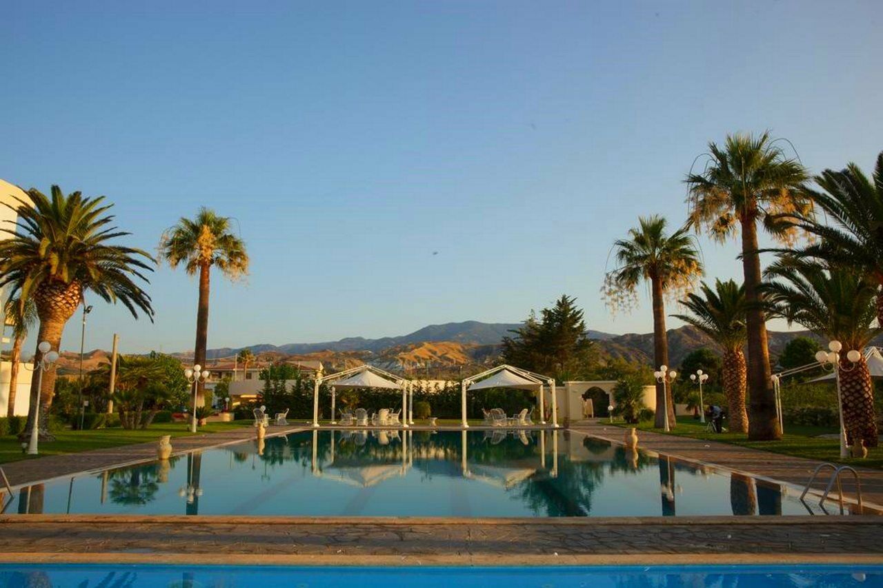 Club Hotel Kennedy روشيلا لونيكا المظهر الخارجي الصورة