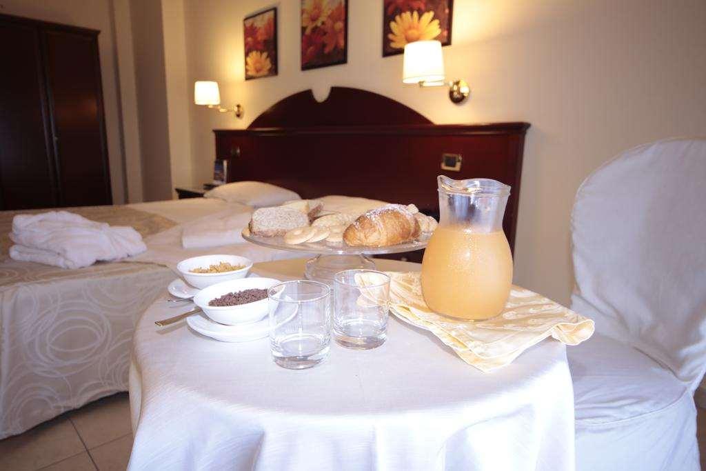 Club Hotel Kennedy روشيلا لونيكا الغرفة الصورة