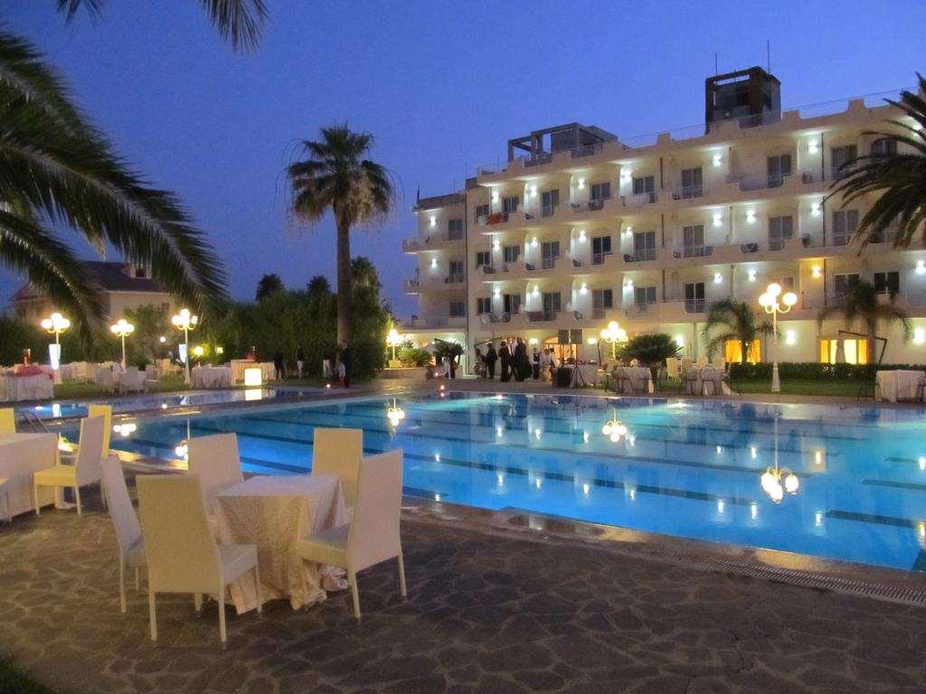 Club Hotel Kennedy روشيلا لونيكا المرافق الصورة